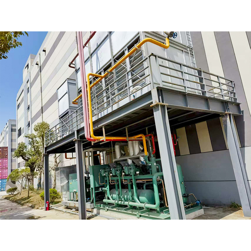 How does cold chain engineering ensure consistent temperatures for refrigerated, frozen, and deep-frozen products throughout the entire supply chain?